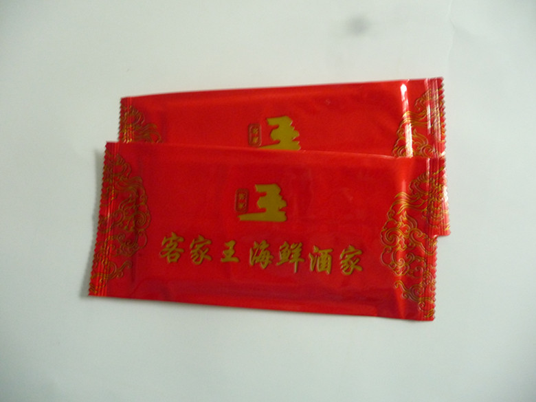 濕紙巾廠家訂做批發(fā)供應(yīng)優(yōu)質(zhì)單片一次性濕紙巾（可印制logo）