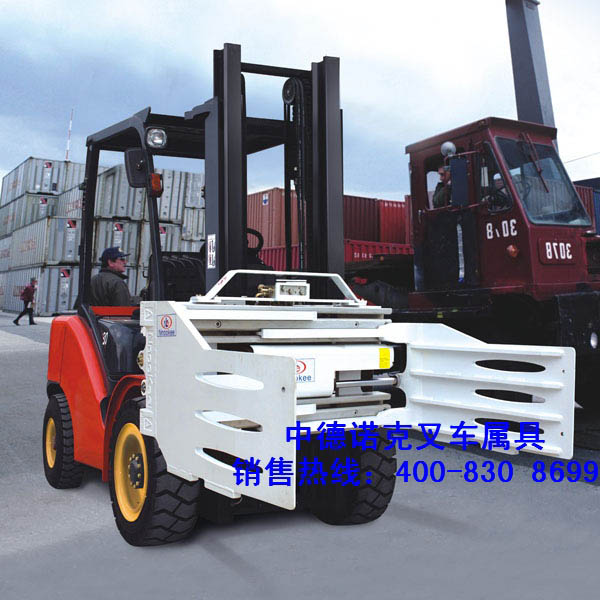 供應(yīng)軟包夾、叉車抱車、夾包器、夾包機(jī)、機(jī)械夾包機(jī)、叉車夾抱機(jī)、叉車屬具