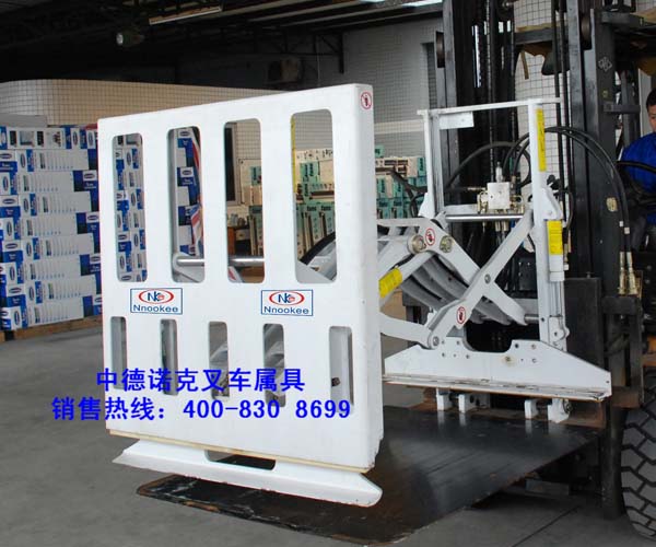 供應(yīng)推拉器、抱夾、叉車夾具、抱夾、夾紙設(shè)備、抱拉器、叉車屬具