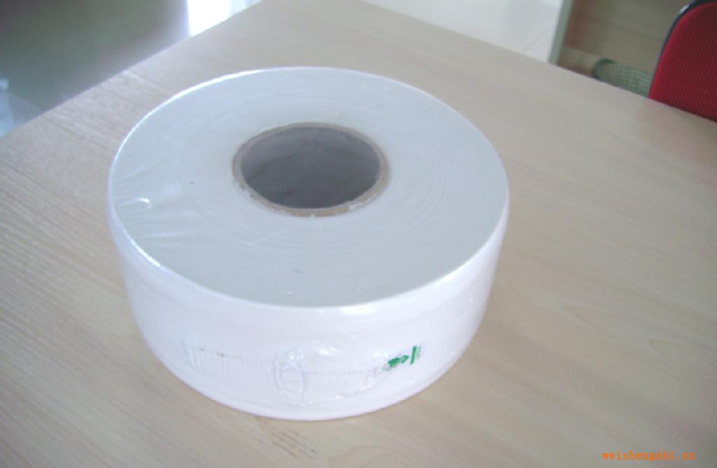 品維紙業(yè)廠家供應酒店、物業(yè)商用珍寶卷紙、小盤紙