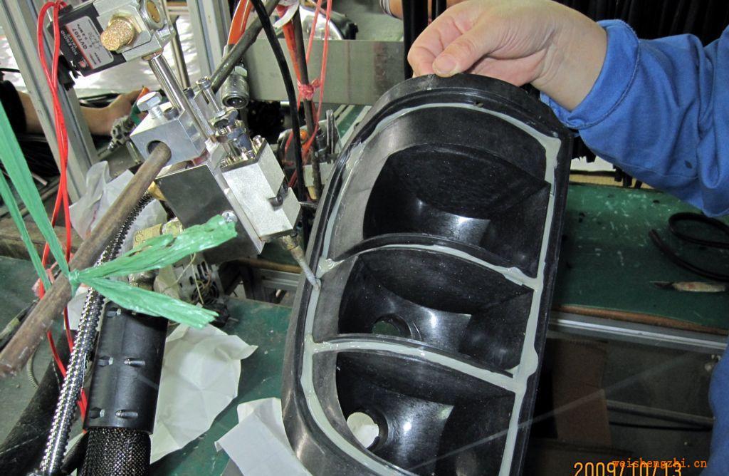 汽車大燈、密封用熱膠機(jī)、車燈熱膠、密封熱熔膠、車燈密封膠