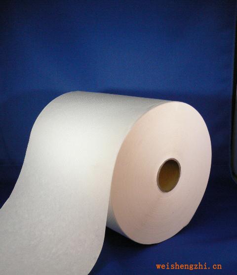 廠家直銷、邊拉卷裝擦手紙。