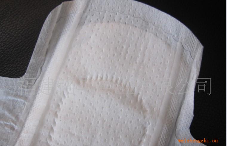 提供三片式日用245mm棉面衛生巾加工