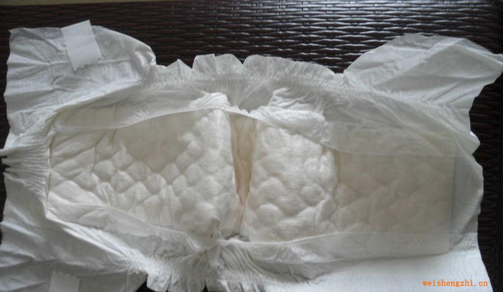 供應(yīng)纖維紙尿褲，超吸水舒適護(hù)膚型紙尿褲