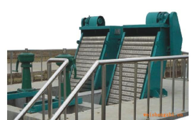 供應(yīng)回轉(zhuǎn)式格柵污水處理設(shè)備的首選格柵除污機