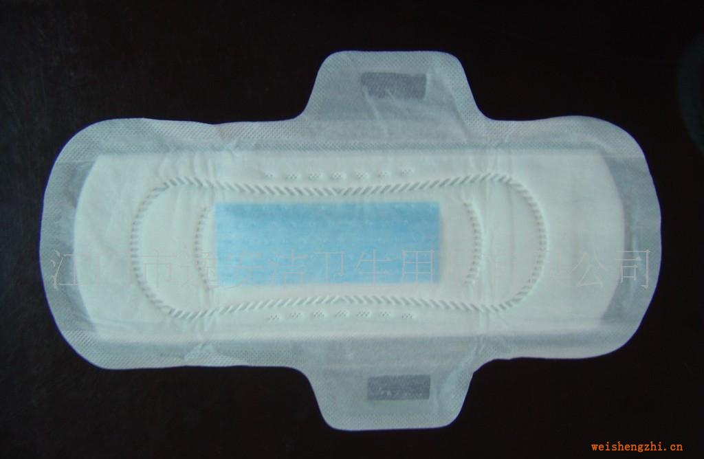 加工中凸藍芯三片式超強吸收衛生巾，廠家直銷，價格優惠