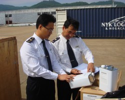 珠海檢驗檢疫局灣仔辦銷毀一批包裝不合格進口衛生巾