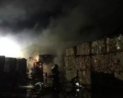 一造紙廠突發大火