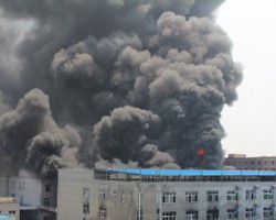 火炎焱！一紙箱廠不到一天內(nèi)連燒兩次！