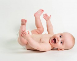 夏天不給寶寶穿紙尿褲穿開襠褲好嗎？