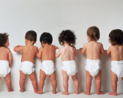 寶媽注意！夜里要不要換紙尿褲？主要是看這兩點~