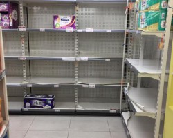 口罩、大米、衛生紙……民眾現恐慌性搶購 泰國提高口罩產能并由政府管控