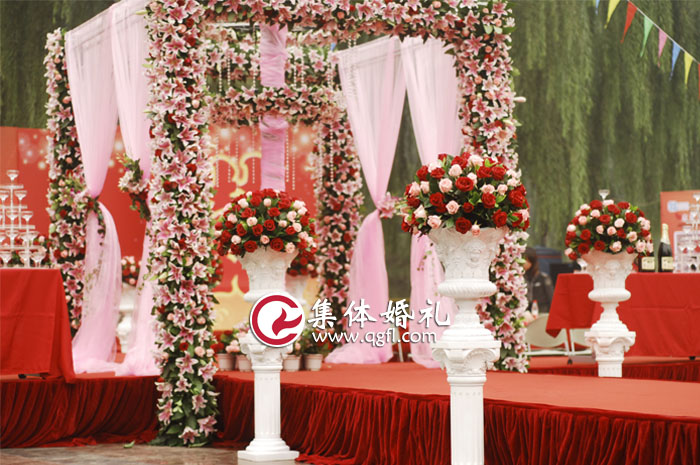 北京集體婚禮：紅色系草坪集體婚禮