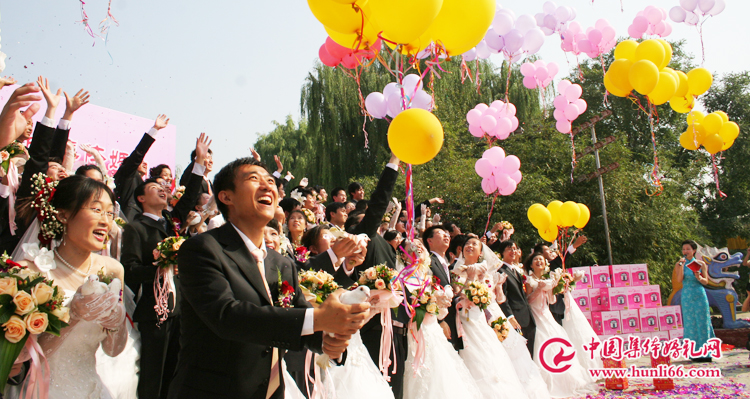 北京集體婚禮：“花之舞”主題集體婚禮