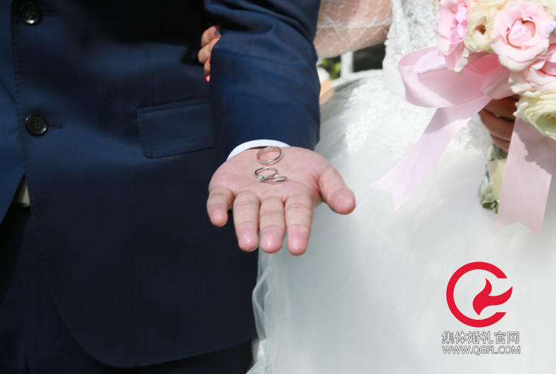 集體婚禮儀式上交換的信物為何總是戒指？