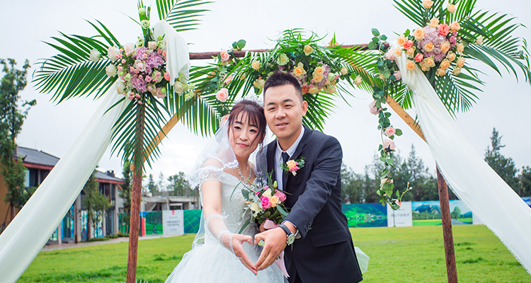 麗江定制婚禮：2022年11月18日第六十六屆麗江“雪山祈福”婚禮+婚紗照