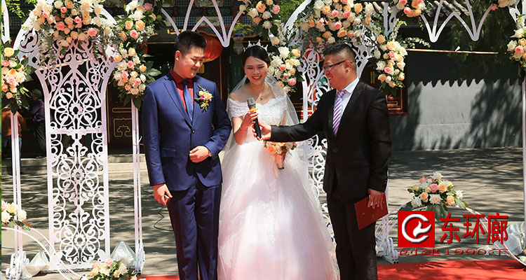 定制1-2對個人婚禮符合新人報名的時間點